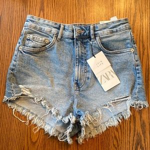 Size 4 Zara Jean shorts - never worn